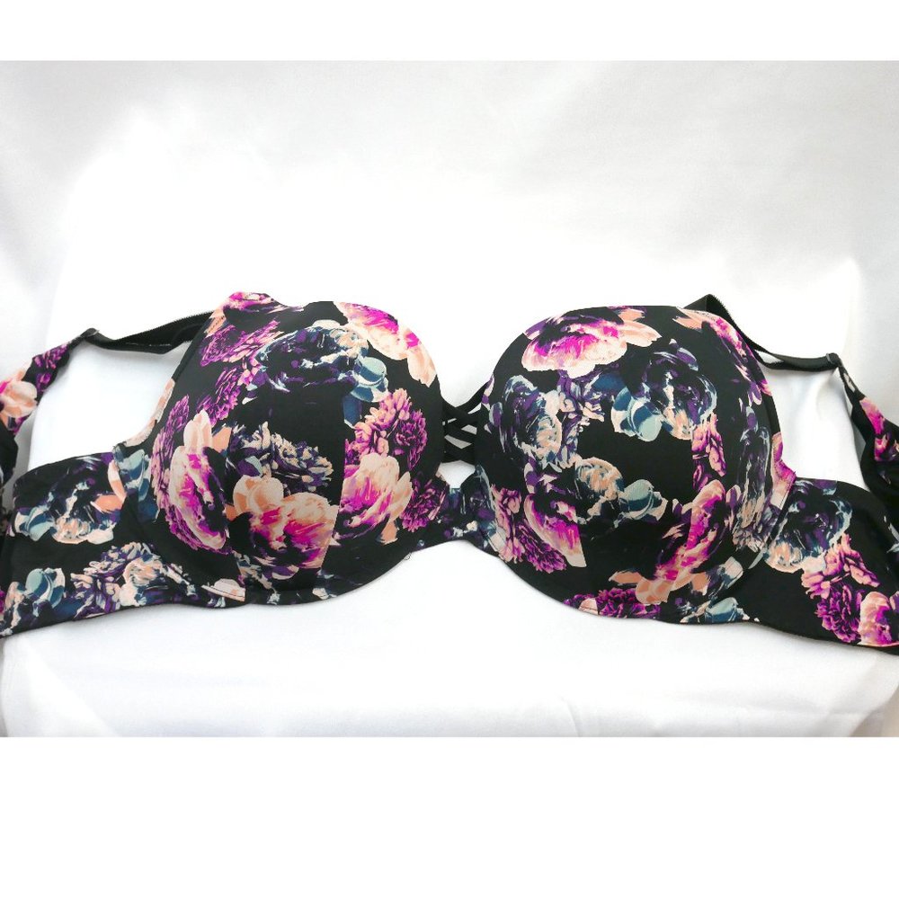 Torrid push up plunge bra with lattice front - 50D